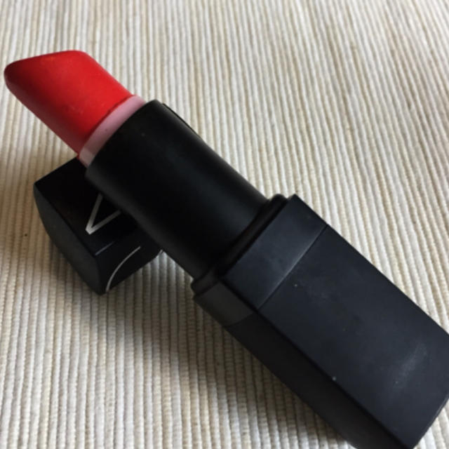 NARS(ナーズ)の【人気色】NARS リップス 1010 HeatWave 定価3564円  コスメ/美容のベースメイク/化粧品(口紅)の商品写真