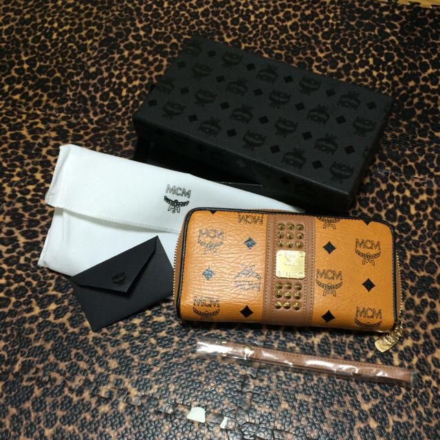 MCM(エムシーエム)のMCM長財布 レディースのファッション小物(財布)の商品写真