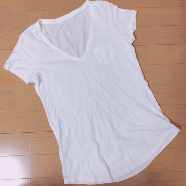 GAP(ギャップ)のTシャツ ギャップ gap 白 ホワイト シンプル Vネック レディースのトップス(Tシャツ(半袖/袖なし))の商品写真