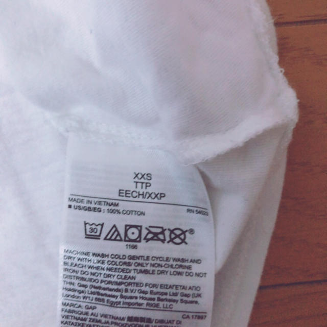 GAP(ギャップ)のTシャツ ギャップ gap 白 ホワイト シンプル Vネック レディースのトップス(Tシャツ(半袖/袖なし))の商品写真
