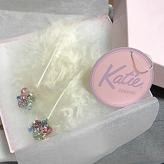 Katie(ケイティー)の羽イヤリング レディースのアクセサリー(イヤリング)の商品写真