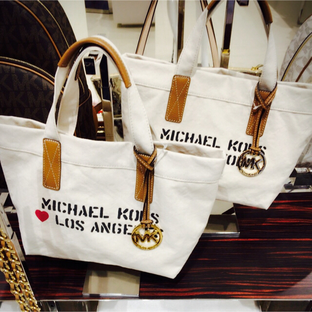 Michael Kors(マイケルコース)の【最安値‼︎】Michael Kors　(マイケルコース)♡LOS レディースのバッグ(トートバッグ)の商品写真