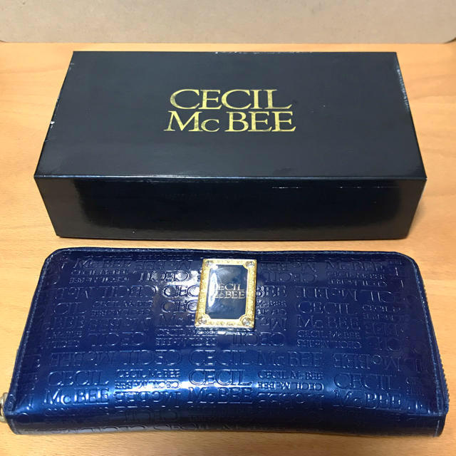 CECIL McBEE(セシルマクビー)のCECIL McBEE セシルマクビー エナメル ファスナー 長財布 ネイビー レディースのファッション小物(財布)の商品写真