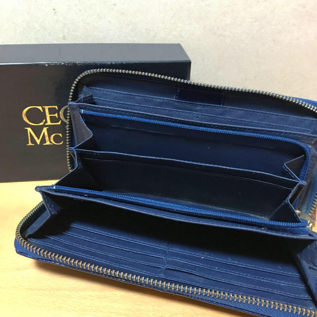 CECIL McBEE(セシルマクビー)のCECIL McBEE セシルマクビー エナメル ファスナー 長財布 ネイビー レディースのファッション小物(財布)の商品写真