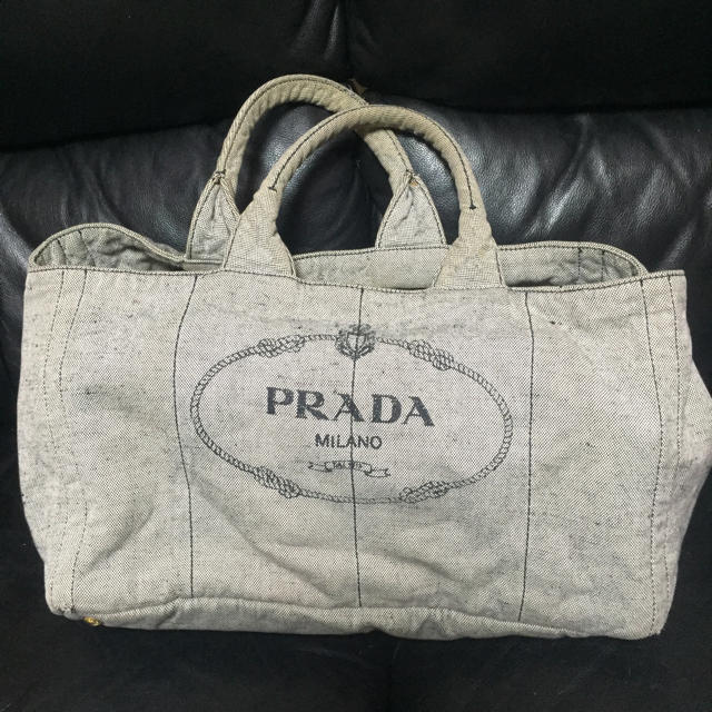 PRADA(プラダ)の✴︎土日限定値下✴︎【正規品/難あり】PRADA＊カナパ レディースのバッグ(トートバッグ)の商品写真