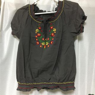 ナイスクラップ(NICE CLAUP)の刺繍半そで(シャツ/ブラウス(半袖/袖なし))