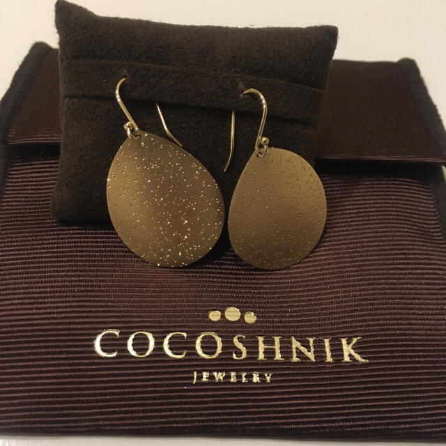 COCOSHNIK(ココシュニック)のココシュニックテクスチャープレートピアス レディースのアクセサリー(ピアス)の商品写真