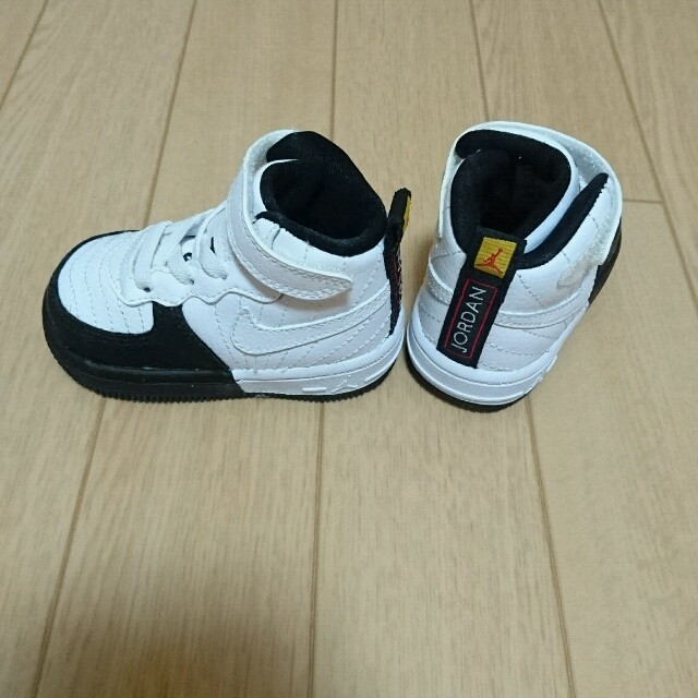 NIKE(ナイキ)のNIKE エアジョーダン スニーカー ベビー キッズ/ベビー/マタニティのベビー靴/シューズ(~14cm)(スニーカー)の商品写真