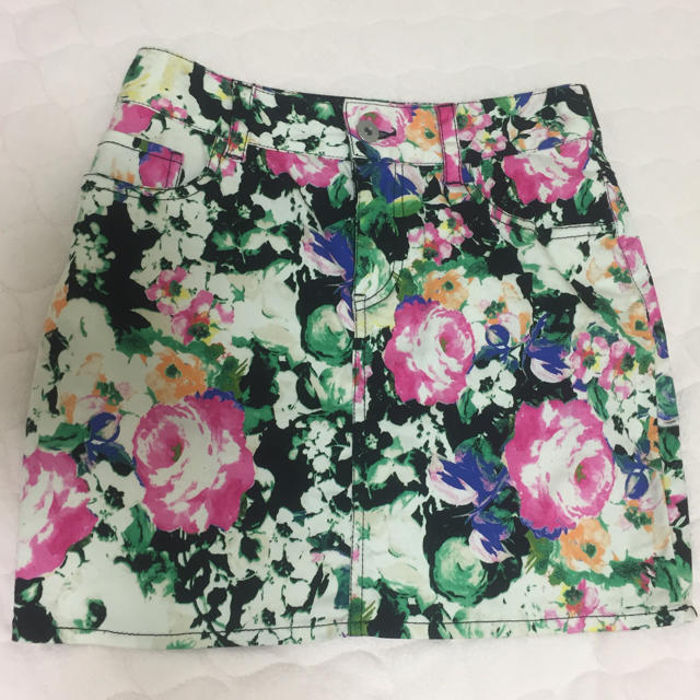 MERCURYDUO(マーキュリーデュオ)のマーキュリーデュオ花柄ミニスカート レディースのスカート(ミニスカート)の商品写真