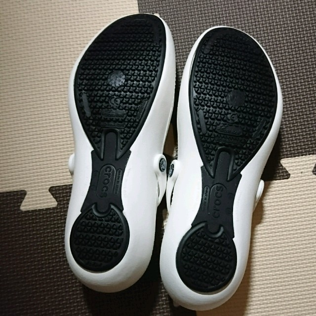 crocs(クロックス)のクロックス W7 レディースの靴/シューズ(ハイヒール/パンプス)の商品写真