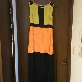 ビーシービージーマックスアズリア(BCBGMAXAZRIA)のｽﾃｷﾅワンピース(ロングワンピース/マキシワンピース)