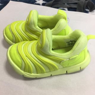 ナイキ(NIKE)の15cm ナイキ ダイナモフリー イエロー 靴 スニーカー(スニーカー)