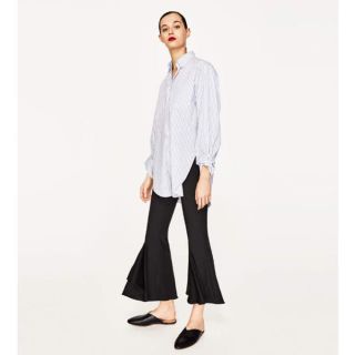 ザラ(ZARA)のザラ Vカットバブーシュ ブラック 新品 38(スリッポン/モカシン)