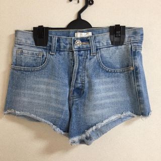 フォーエバートゥエンティーワン(FOREVER 21)のフォーエバー21 ショートパンツ デニム 美品 ビーズ 24 61 S(ショートパンツ)