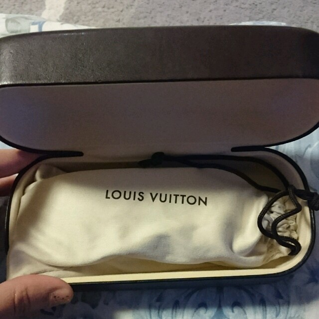 LOUIS VUITTON(ルイヴィトン)のヴィトン サングラス レディースのファッション小物(サングラス/メガネ)の商品写真