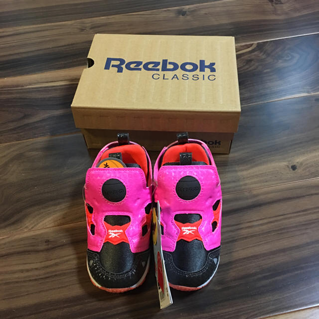 Reebok(リーボック)のリーボック ポンプフューリー キッズ/ベビー/マタニティのベビー靴/シューズ(~14cm)(スニーカー)の商品写真