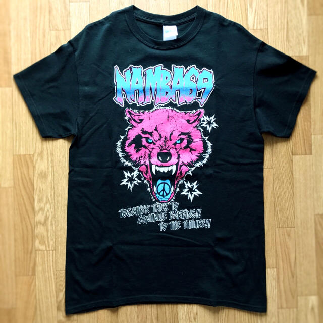 MAN WITH A MISSION(マンウィズアミッション)のNAMBA69 オオカミTシャツ ピンク Mサイズ  エンタメ/ホビーのタレントグッズ(ミュージシャン)の商品写真