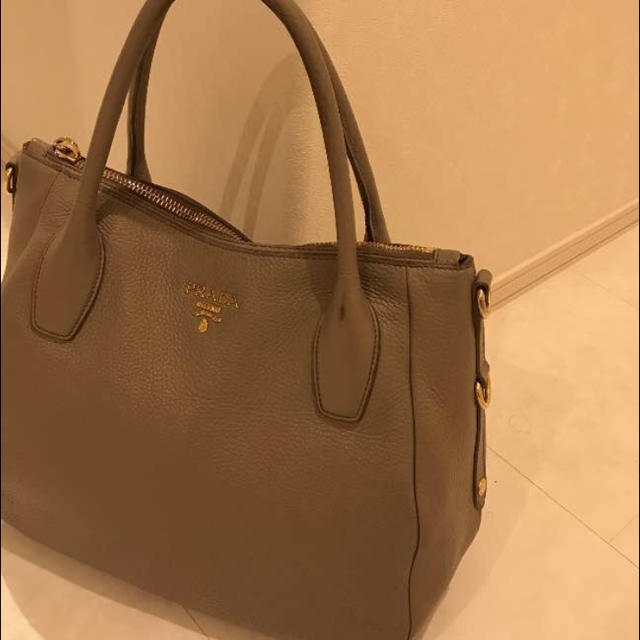 PRADA プラダ レザーショルダーバッグ