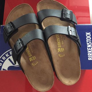 ビルケンシュトック(BIRKENSTOCK)のビルケンシュトック サンダル ブラック 新品未使用(サンダル)