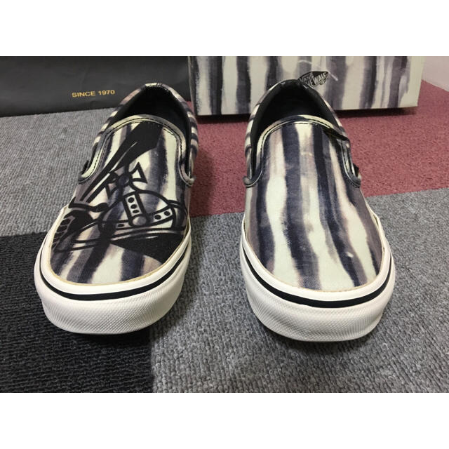 Vivienne Westwood(ヴィヴィアンウエストウッド)の値下げ vivienne ✖️ vans スリッポン 【限定品 メンズの靴/シューズ(スニーカー)の商品写真