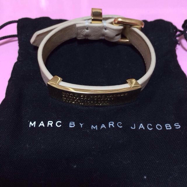 MARC BY MARC JACOBS(マークバイマークジェイコブス)の26日までいかちゃんさんお取り置き！ レディースのアクセサリー(ブレスレット/バングル)の商品写真