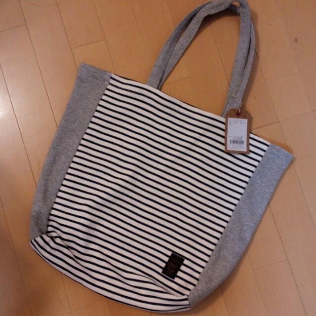 Ungrid(アングリッド)の最安値ﾉﾍﾞﾙﾃｨのｽｳｪｯﾄBag♡ レディースのバッグ(トートバッグ)の商品写真