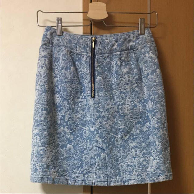 HERE'S(ヒアーズ)の【美品】デニム風 タイトスカート レディースのスカート(ひざ丈スカート)の商品写真