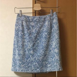 ヒアーズ(HERE'S)の【美品】デニム風 タイトスカート(ひざ丈スカート)