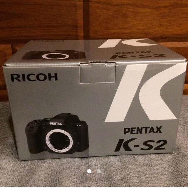 PENTAX(ペンタックス)の☆新品同様＆有効期間保証書付＆送料込☆PENTAX K-S2 ボディ RICOH スマホ/家電/カメラのカメラ(デジタル一眼)の商品写真