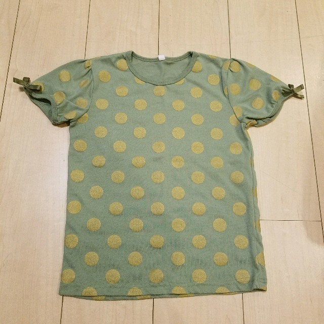 西松屋(ニシマツヤ)の女の子　130  ドットTシャツ  キッズ/ベビー/マタニティのキッズ服女の子用(90cm~)(Tシャツ/カットソー)の商品写真