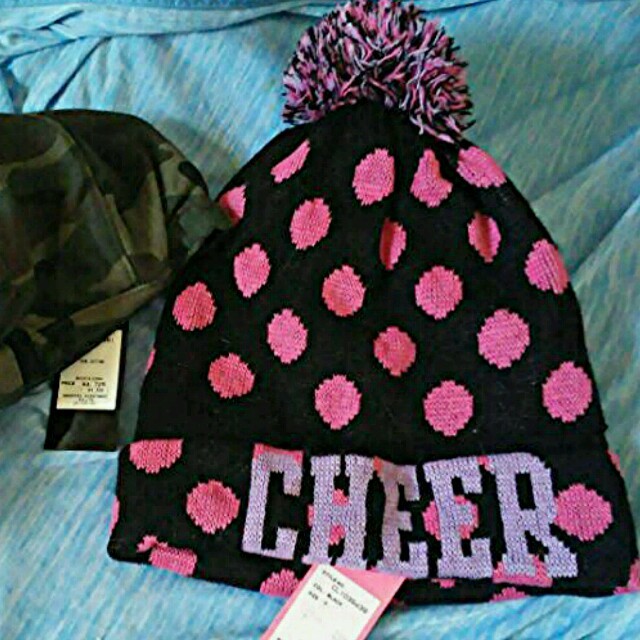 CHEER(チアー)の♪sale♪未使用タグ付き!CHEERポンポンニットキャップ レディースの帽子(ニット帽/ビーニー)の商品写真
