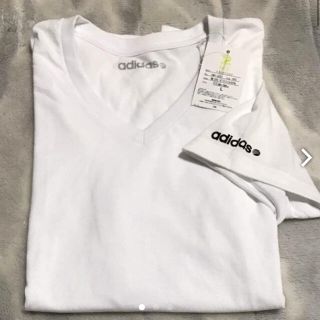 アディダス(adidas)のadidas☆新品‼︎ＶネックTシャツ(Tシャツ/カットソー(半袖/袖なし))