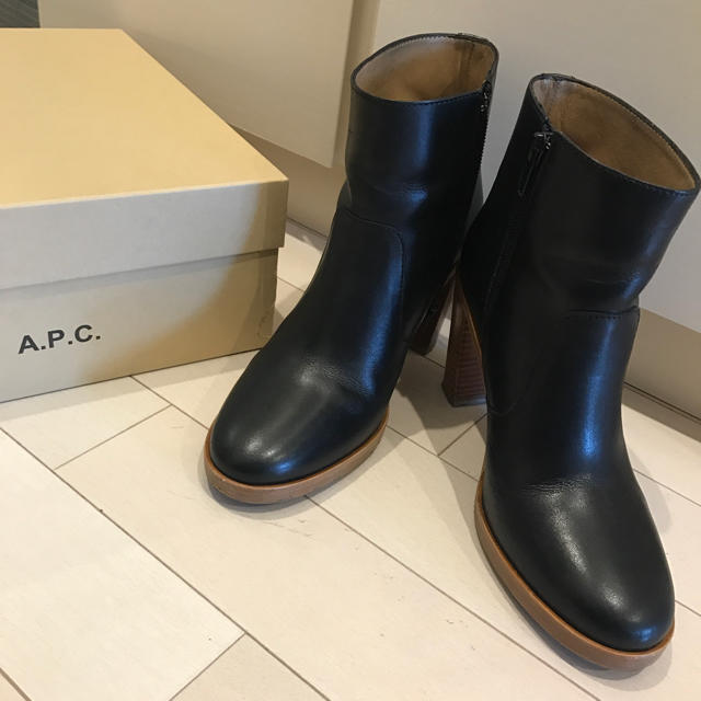 A.P.C(アーペーセー)のAPC☘️ショートブーツ レディースの靴/シューズ(ブーツ)の商品写真