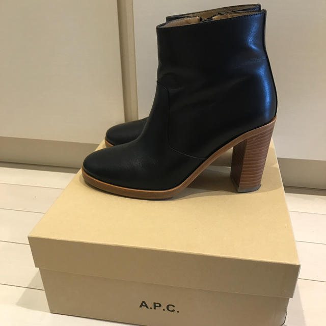 A.P.C(アーペーセー)のAPC☘️ショートブーツ レディースの靴/シューズ(ブーツ)の商品写真