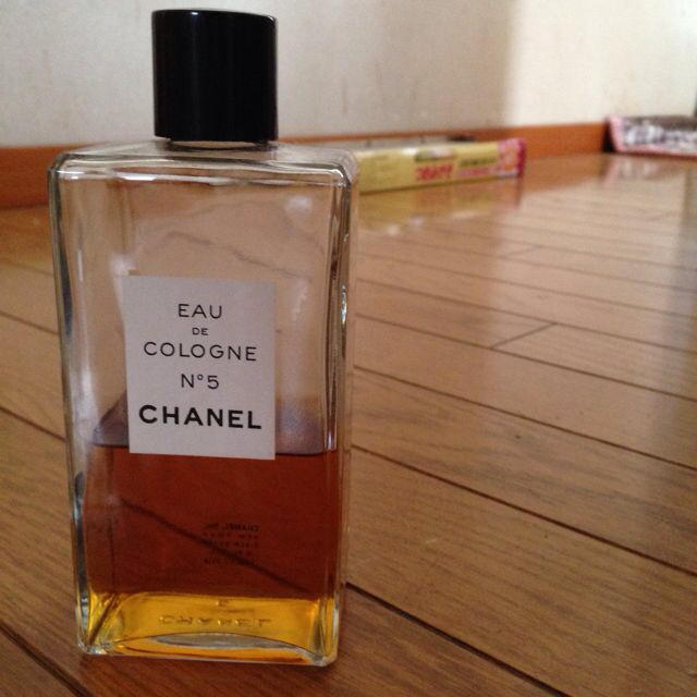 CHANEL(シャネル)のCHANELNO.5 230ml半分使用 コスメ/美容の香水(香水(女性用))の商品写真