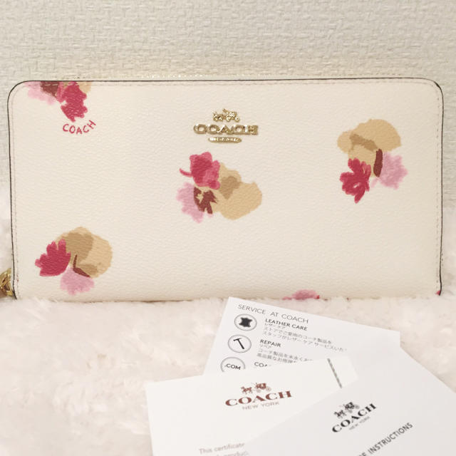 COACH(コーチ)の新品♡COACH フラワー長財布♡ レディースのファッション小物(財布)の商品写真