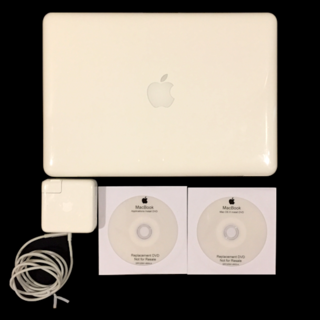 アップル(Apple)の【まなみんさん専用】おまけ付き！白いMacBook(ノートPC)