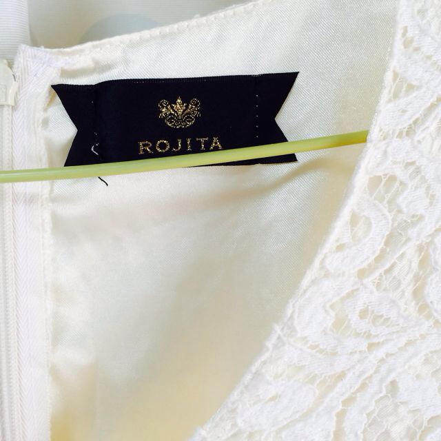 ROJITA(ロジータ)のROJITA 白ワンピース レディースのワンピース(ひざ丈ワンピース)の商品写真
