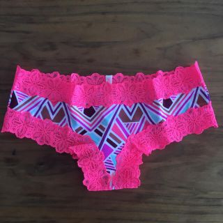 ヴィクトリアズシークレット(Victoria's Secret)の32 ヴィクトリアシークレット PINKレースショーツ 新品 (ショーツ)