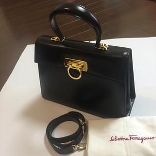 サルヴァトーレフェラガモ(Salvatore Ferragamo)のA❤️様 専用 良品 フェラガモ ヴァラ バッグ(ハンドバッグ)