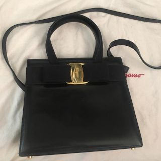 サルヴァトーレフェラガモ(Salvatore Ferragamo)の《ロベルト様 専用 》フェラガモ ヴァラ バッグ(ショルダーバッグ)