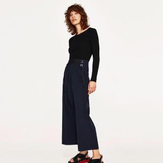 ザラ(ZARA)のザラ コルセットパンツ いさちゃん様専用(カジュアルパンツ)