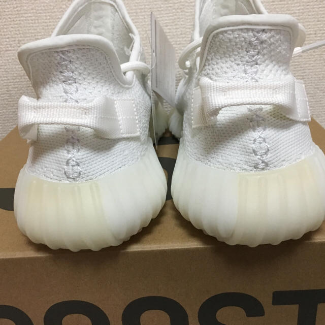 adidas(アディダス)の新品未使用 26cm YEEZY BOOST 350 V2 イージーブースト メンズの靴/シューズ(スニーカー)の商品写真