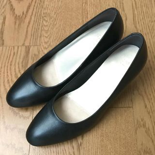 1回のみ着用【就活にも】ふわふわ快適＆抜群フィット 黒パンプス｜23.5cmEE(ハイヒール/パンプス)