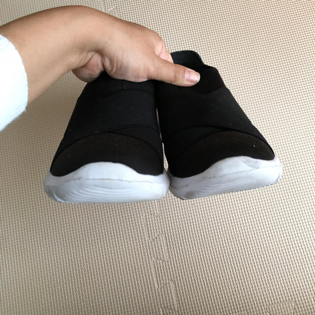 GU(ジーユー)のスポーツスリッポン✳︎黒L レディースの靴/シューズ(スリッポン/モカシン)の商品写真