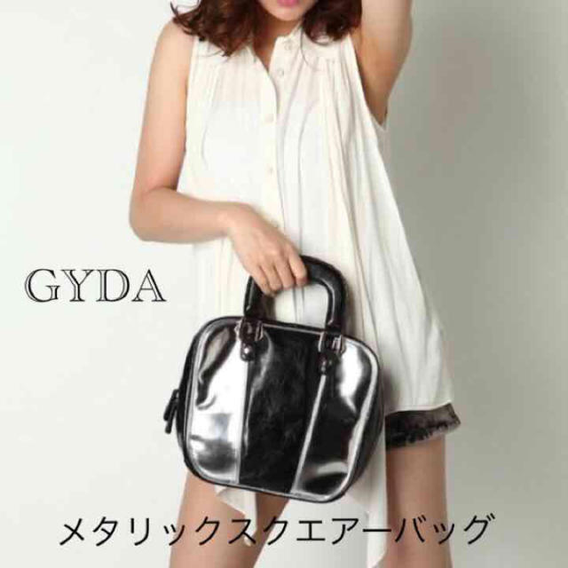 GYDA(ジェイダ)の大人気！ 激安！ GYDA メタリックスクエアーバッグ ブラック シルバー 美品 レディースのバッグ(ハンドバッグ)の商品写真