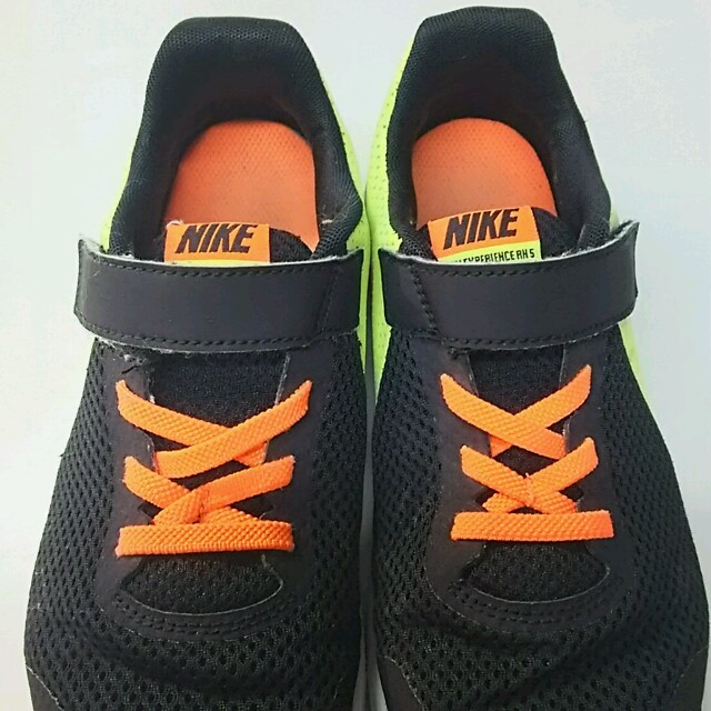 NIKE(ナイキ)のナイキシューズ  22㎝ キッズ/ベビー/マタニティのキッズ靴/シューズ(15cm~)(スニーカー)の商品写真