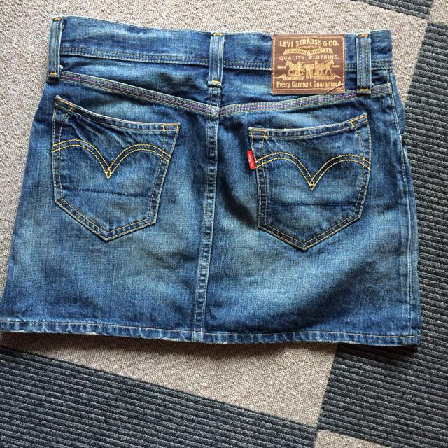 Levi's(リーバイス)のリーバイス デニムミニスカート レディースのスカート(ひざ丈スカート)の商品写真