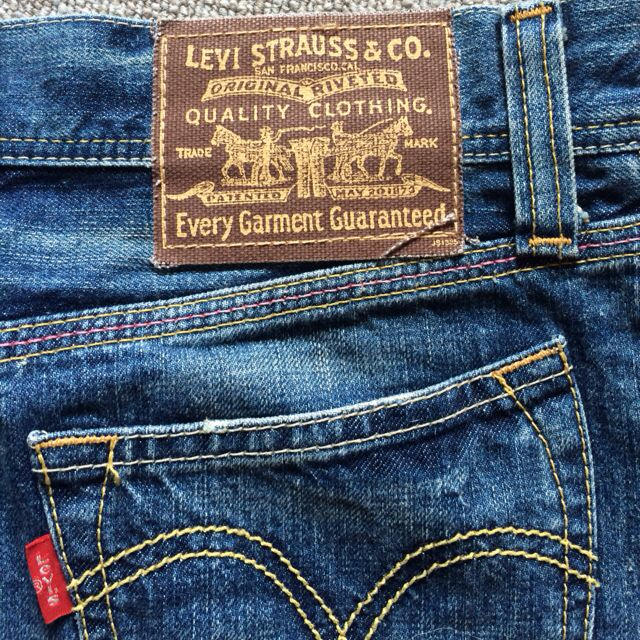 Levi's(リーバイス)のリーバイス デニムミニスカート レディースのスカート(ひざ丈スカート)の商品写真