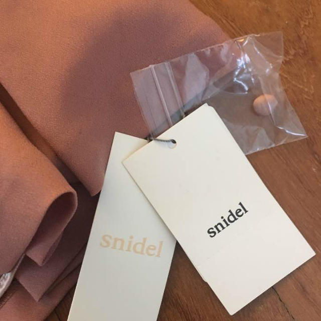 SNIDEL(スナイデル)のSnidel タグ付き ロンパース レディースのパンツ(オールインワン)の商品写真